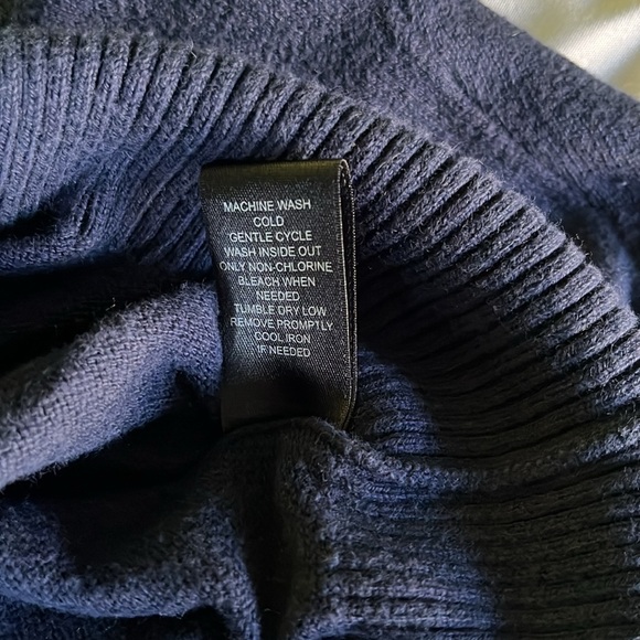 Torrid Hearts Sweater - Picture 5 of 6